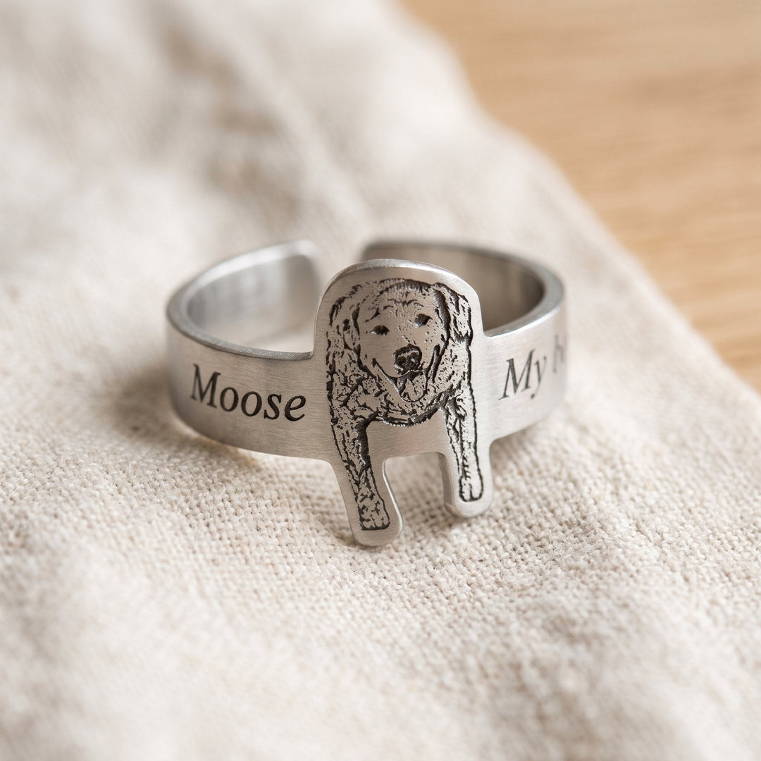 adjustable ring engraved with a pet portrait, close-up of the engraving