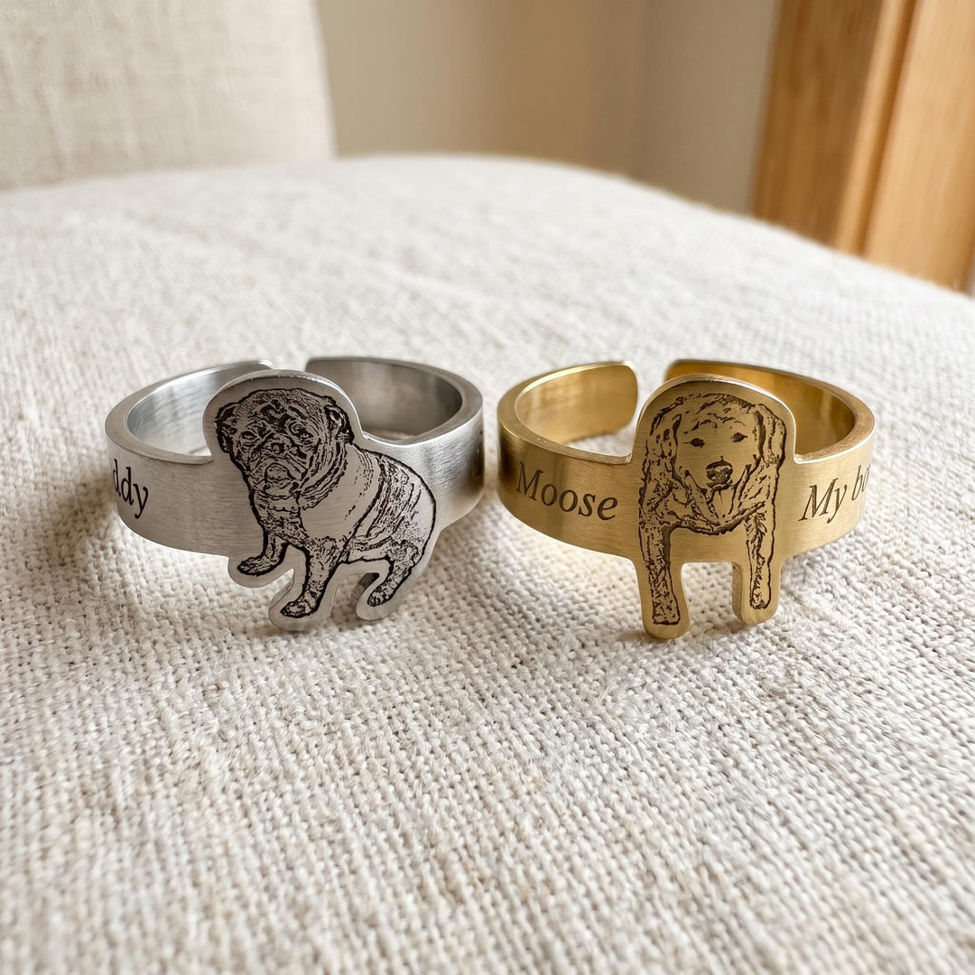 adjustable ring engraved with a pet portrait, silver and gold side by side