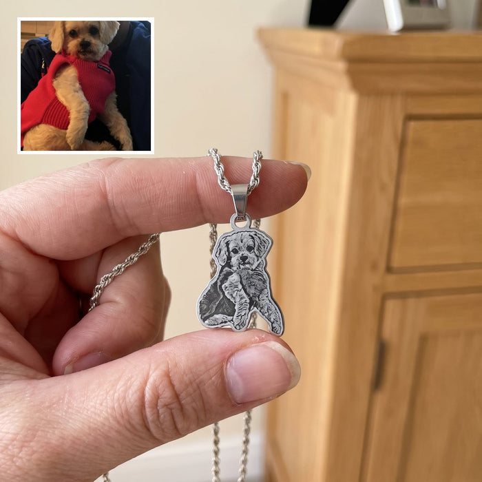 Engraved dog necklace with the customer's photo of Princess