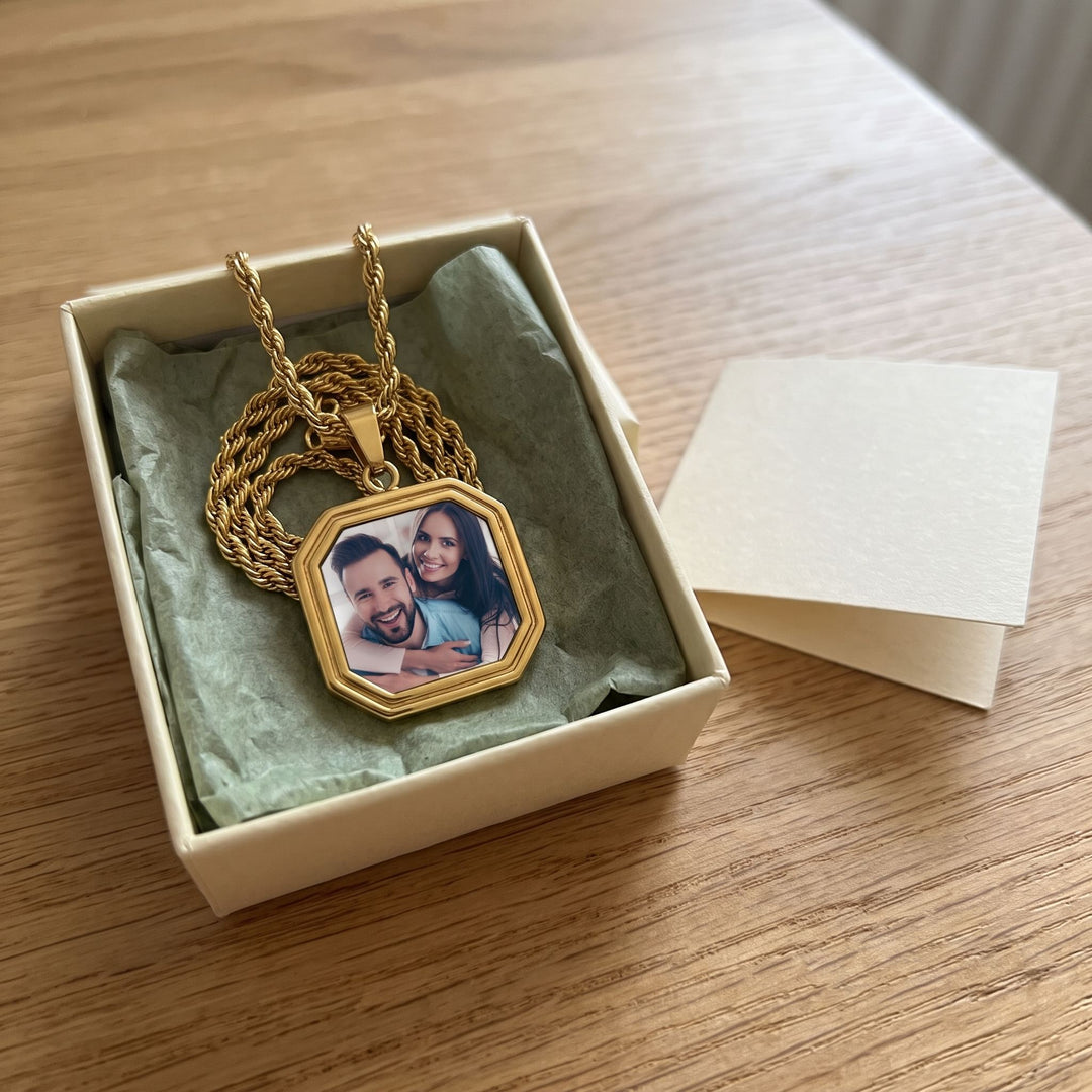 heat activated photo necklace, in a gift box