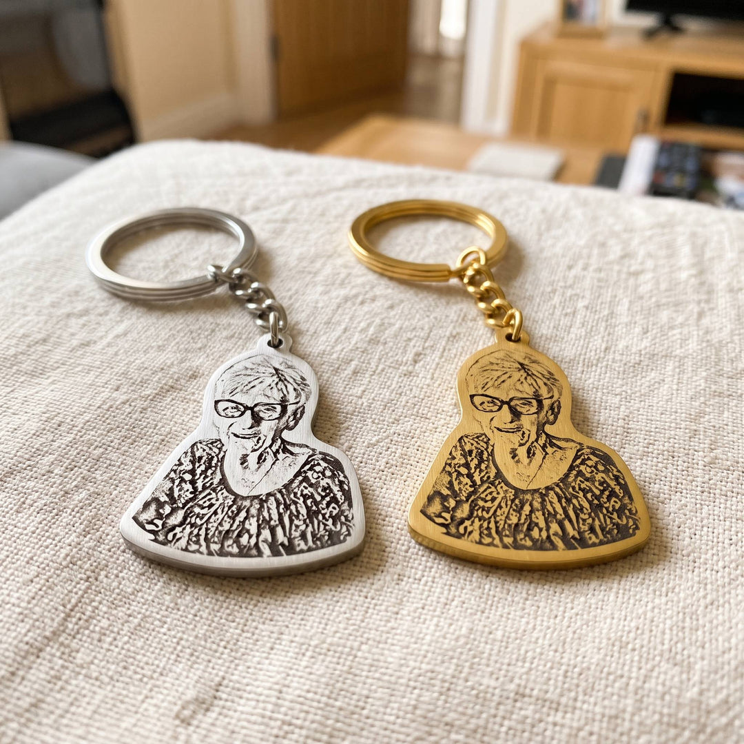 remembrance photo keychain engraved from a photo, silver and gold side by side